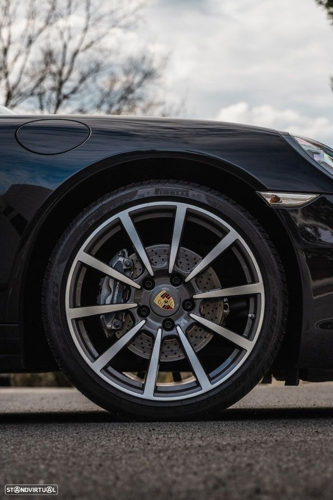 Porsche 911 (991) Carrera 4 Cabriolet PDK Black Edition - 22