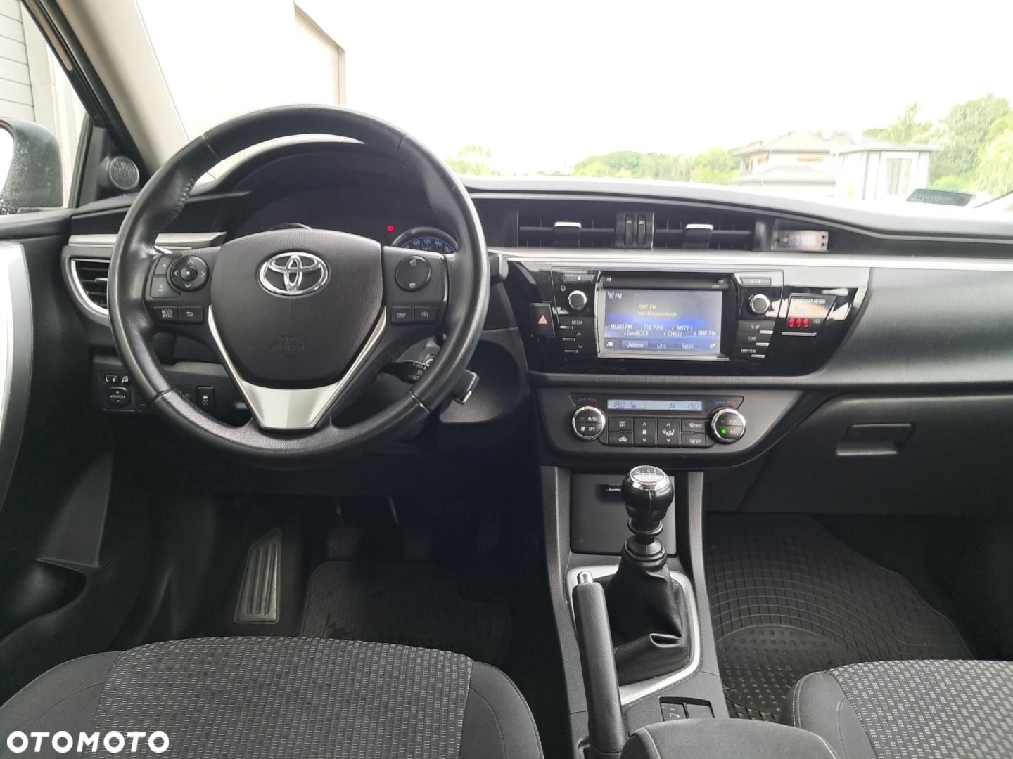 Toyota Corolla - 13