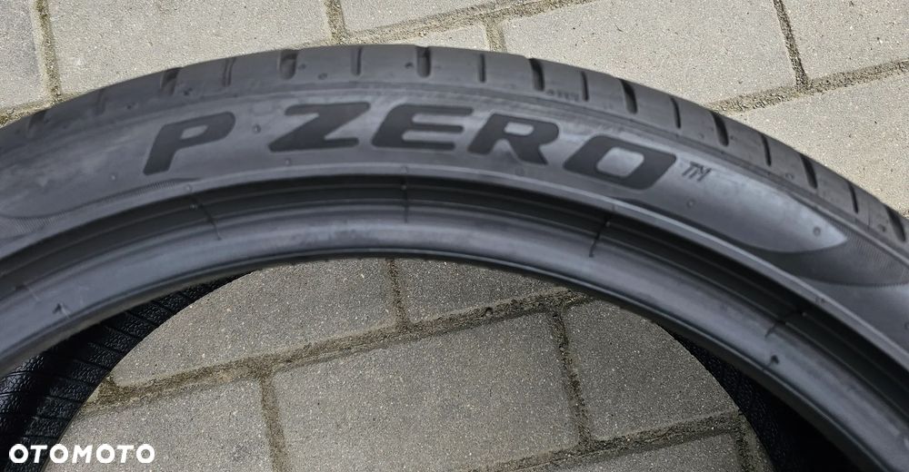 Pirelli P Zero 225/40R19 93 W - 4