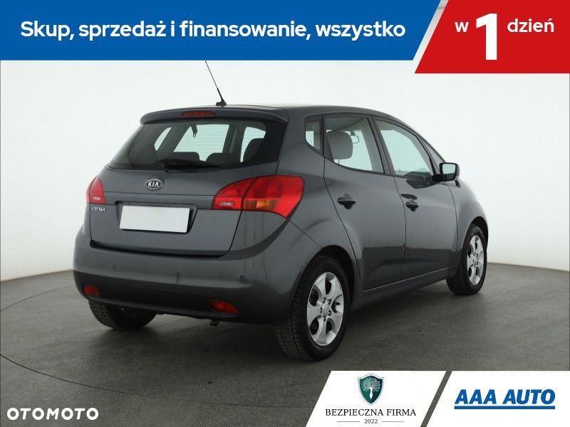 Kia Venga - 7