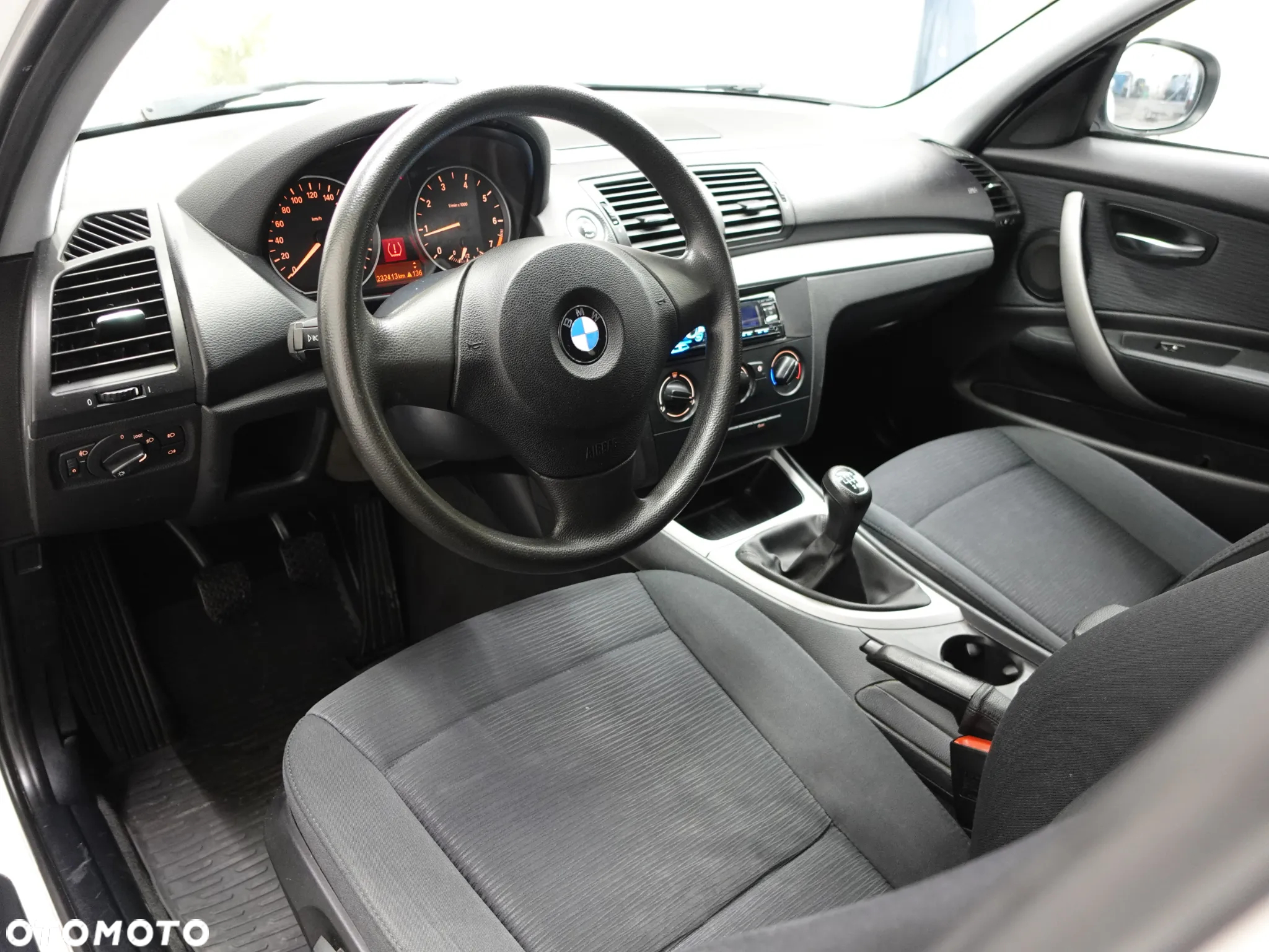 BMW Seria 1 116i - 21