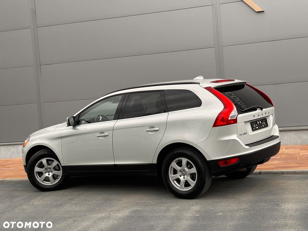 Volvo XC 60 D4 Geartronic Momentum - 16