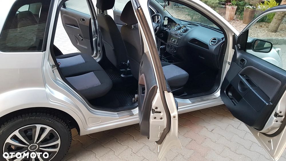 Ford Fiesta 1.25 Trend - 25