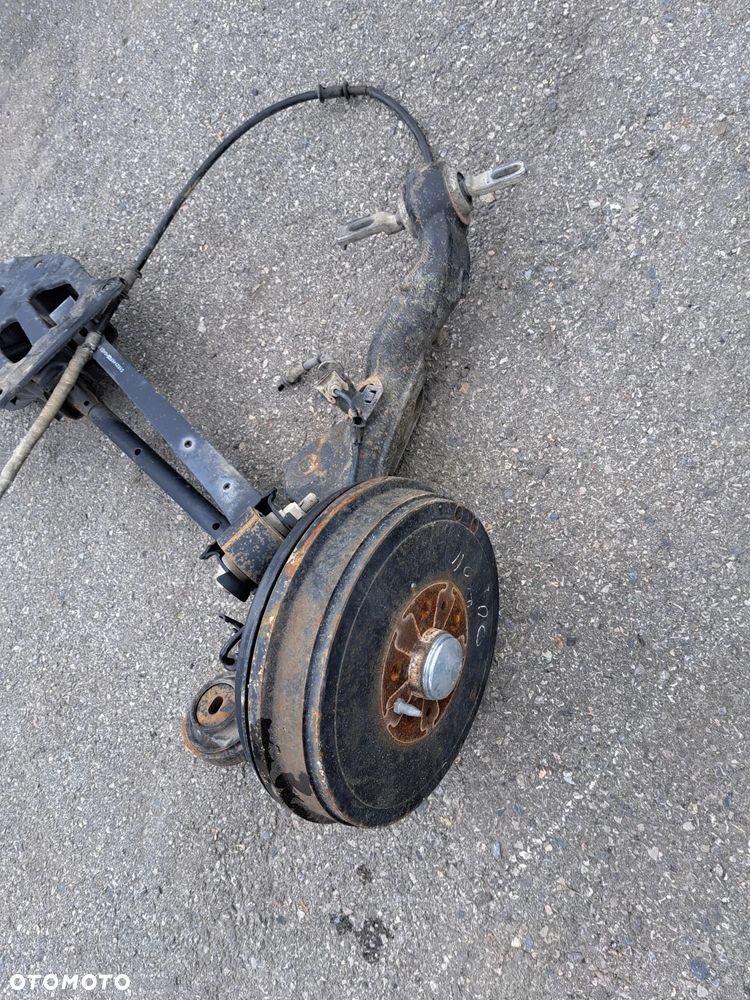 Fiat Doblo II zawieszenie prawy tył zwrotnica piasta wahacze - 4