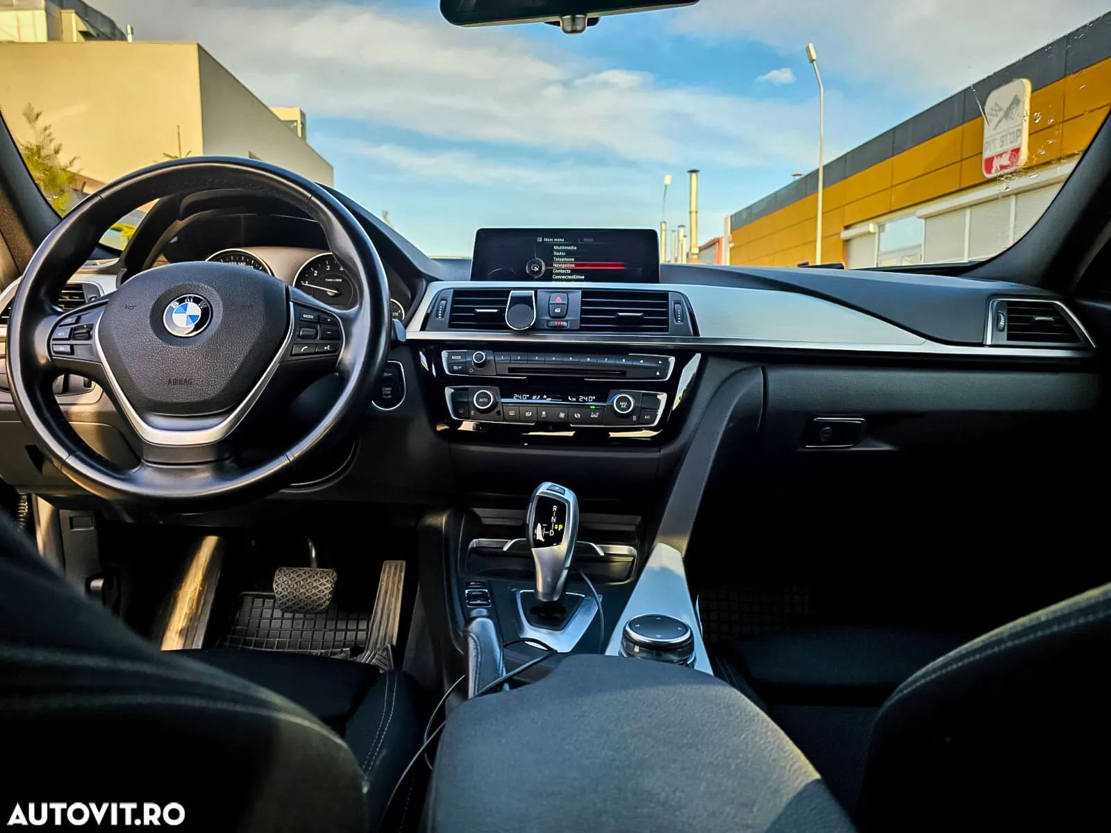 BMW Seria 3 318i Aut. Sport Line - 18