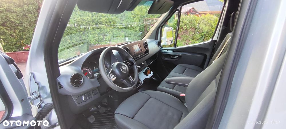 Mercedes-Benz Sprinter 907 3.0CDI 319 - 10