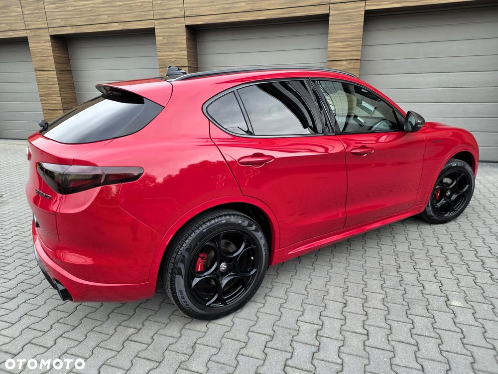 Alfa Romeo Stelvio 2.0 Turbo 16V AT8-Q4 First Edition - 4