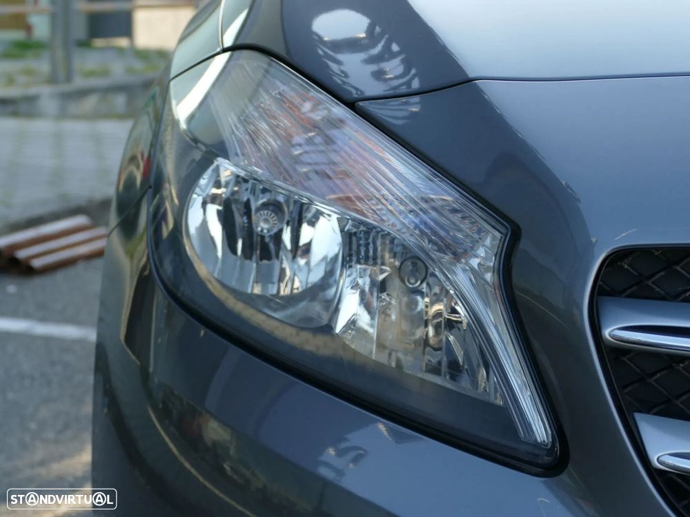 Mercedes-Benz A 180 d Urban - 8