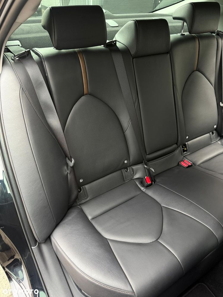 Toyota Camry 2.5 Hybrid Executive CVT - 21