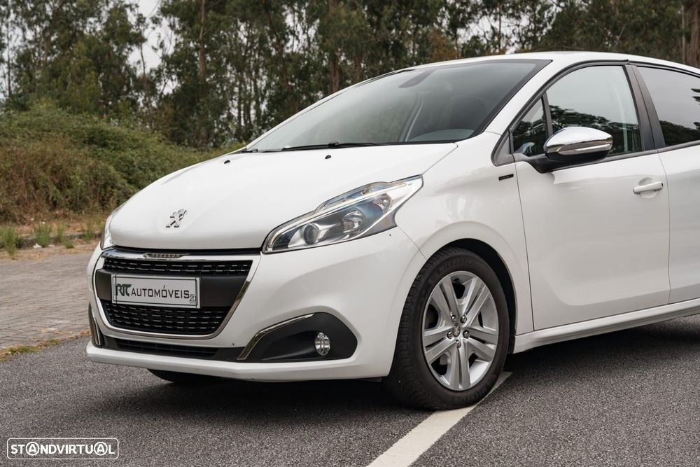 Peugeot 208 1.2 PureTech Signature - 6