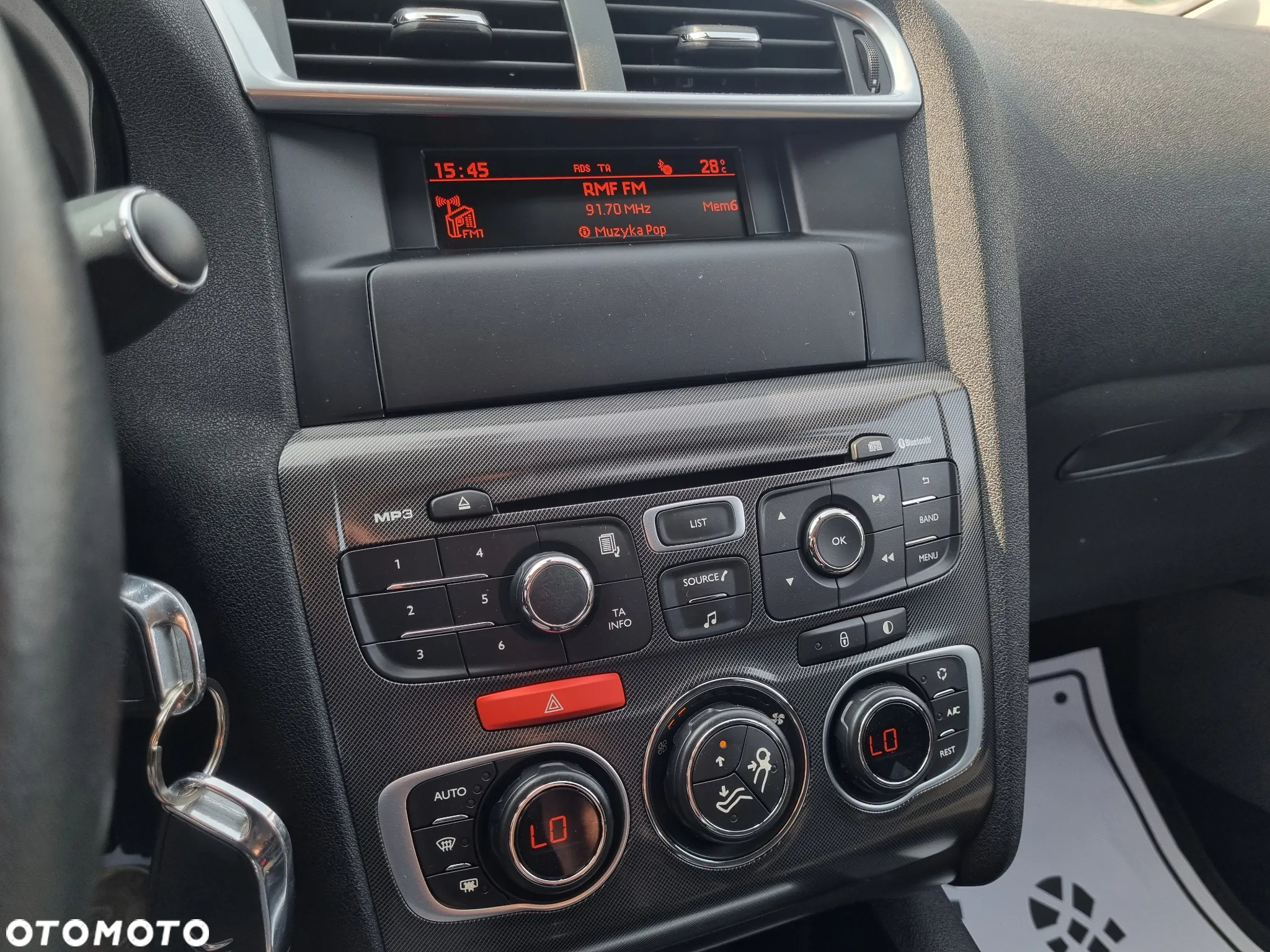 Citroën C4 e-HDi 115 Selection - 15