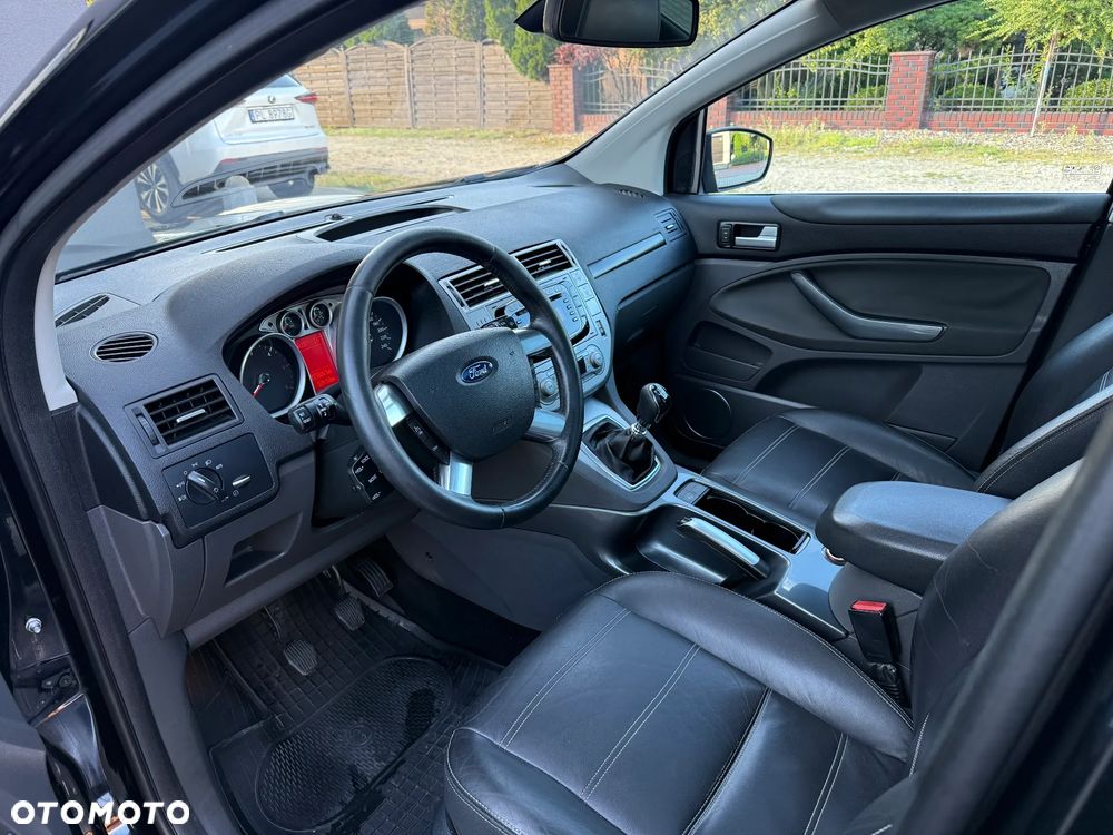 Ford Kuga - 28
