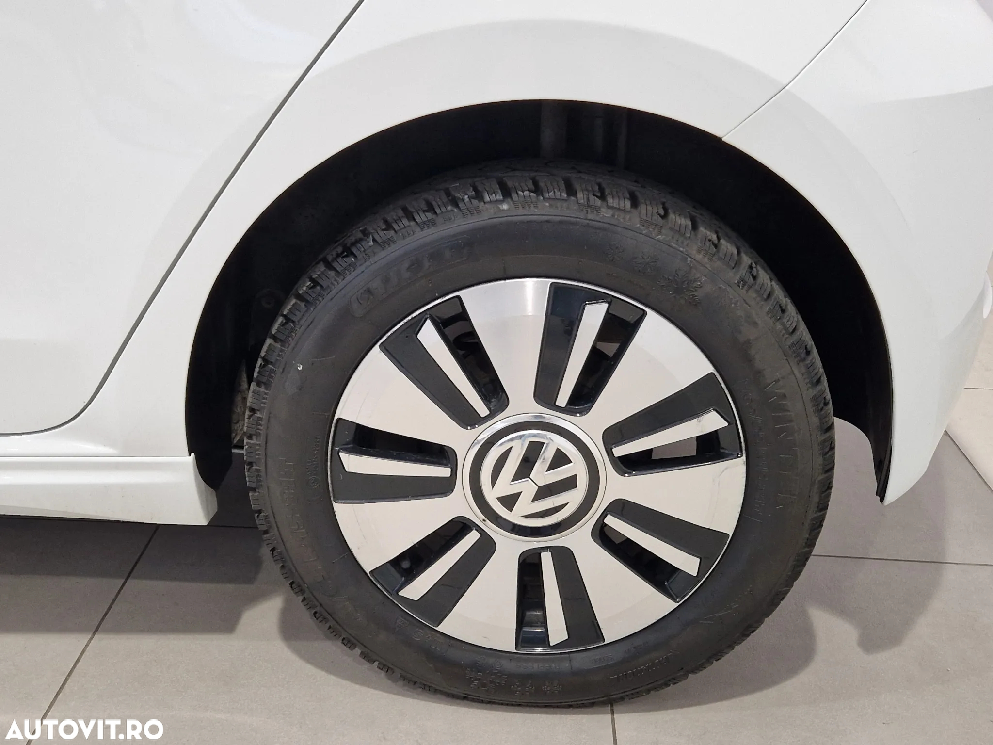 Volkswagen up! e-up! - 9