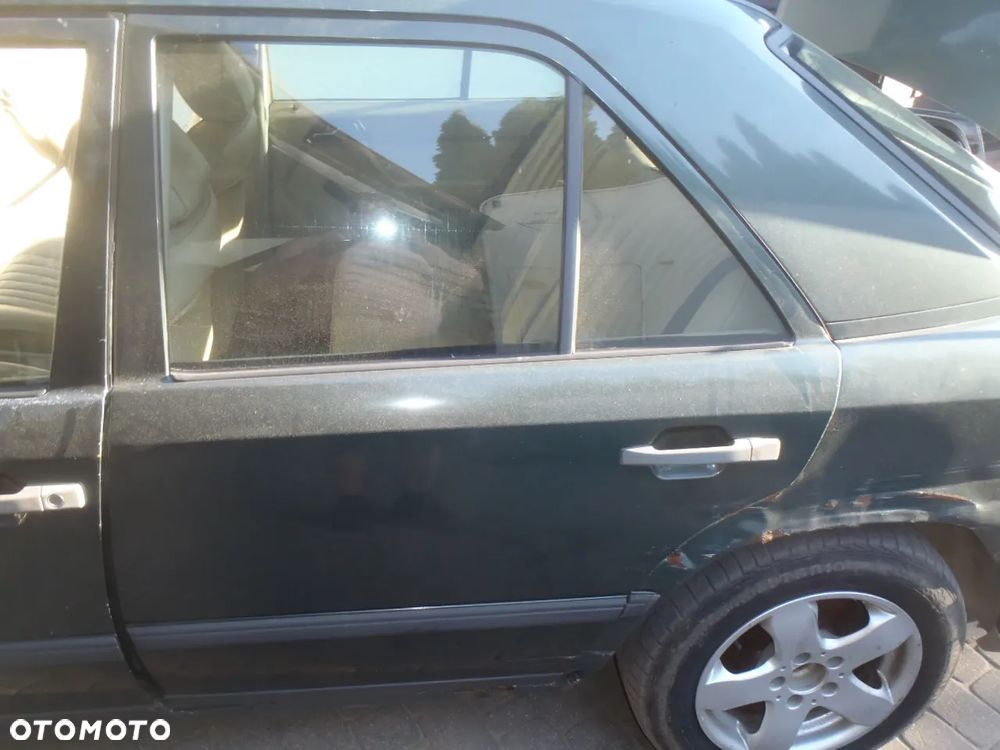 błotnik drzwi klapa tył mercedes w 124 w124  b ładne jak na ten rok 1988 duzo do nich - 10
