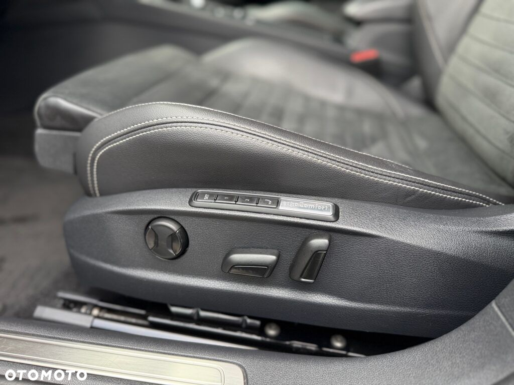 Volkswagen Passat 2.0 TDI EVO Elegance DSG - 22