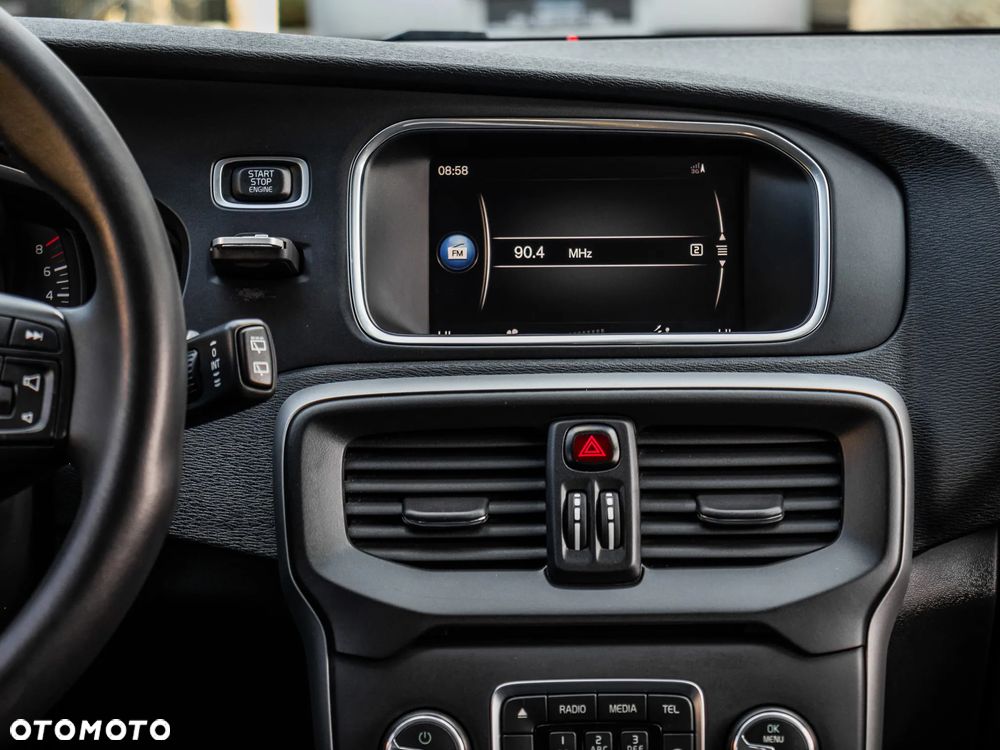 Volvo V40 T2 Drive-E Momentum - 22