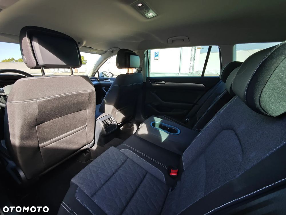 Volkswagen Passat Variant 2.0 TSI Business DSG - 13