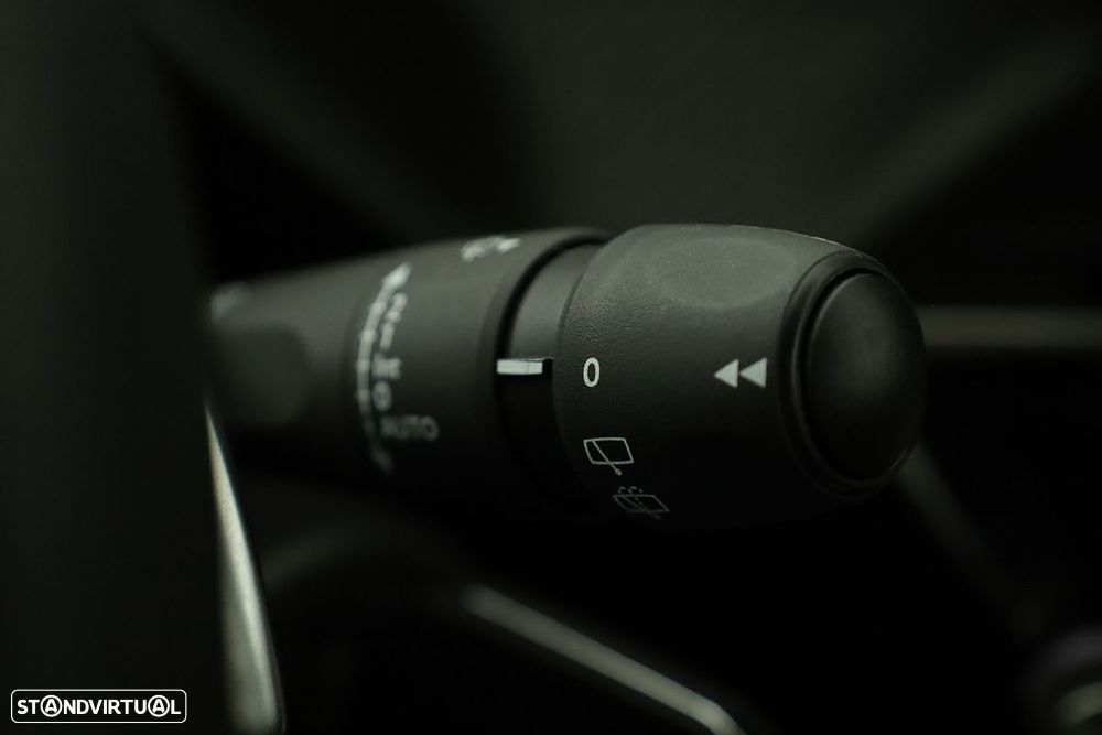 Peugeot 2008 1.2 PureTech Allure EAT8 - 20