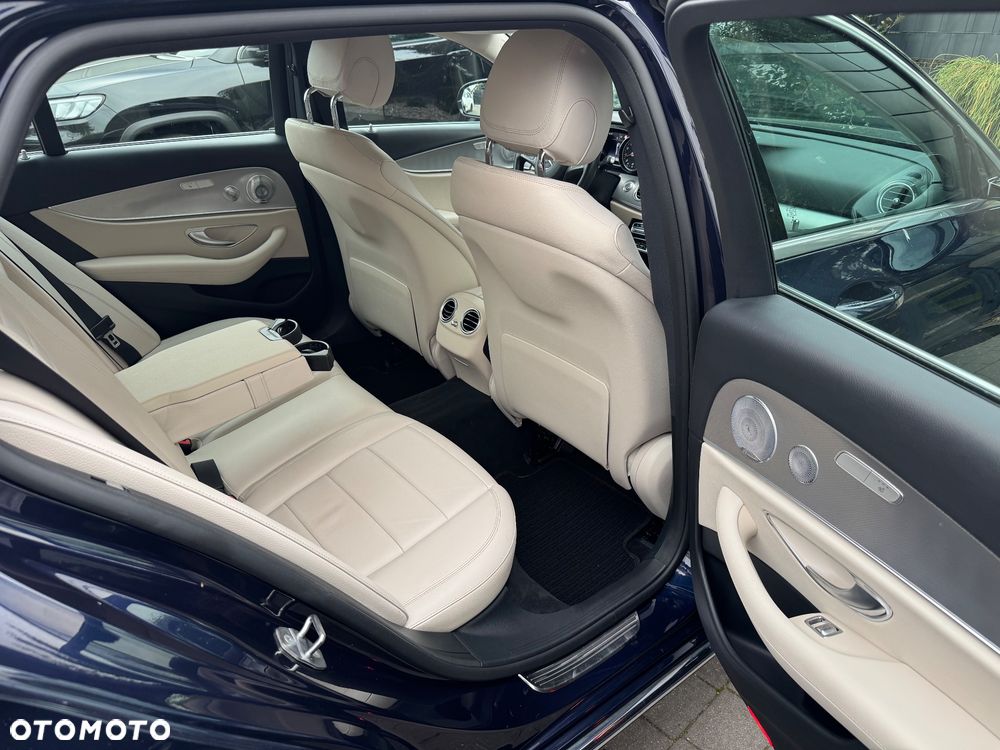 Mercedes-Benz Klasa E 250 Avantgarde - 38