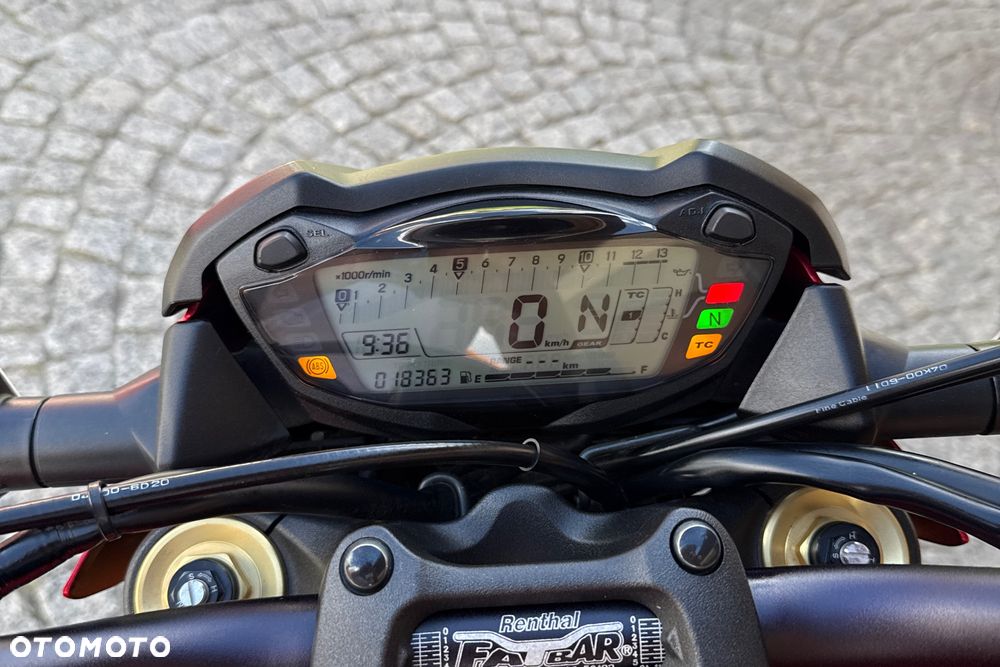 Suzuki GSX - 14