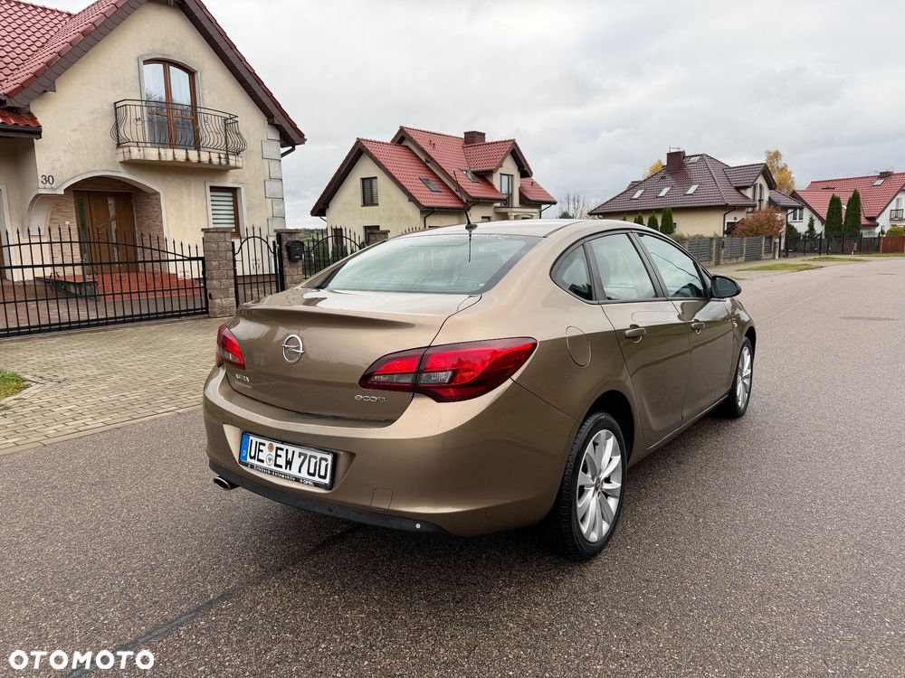 Opel Astra 1.4 Turbo Edition - 14