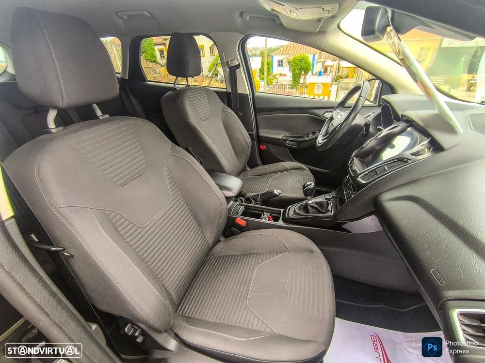 Ford Focus SW 1.5 TDCi EcoBlue Titanium - 8