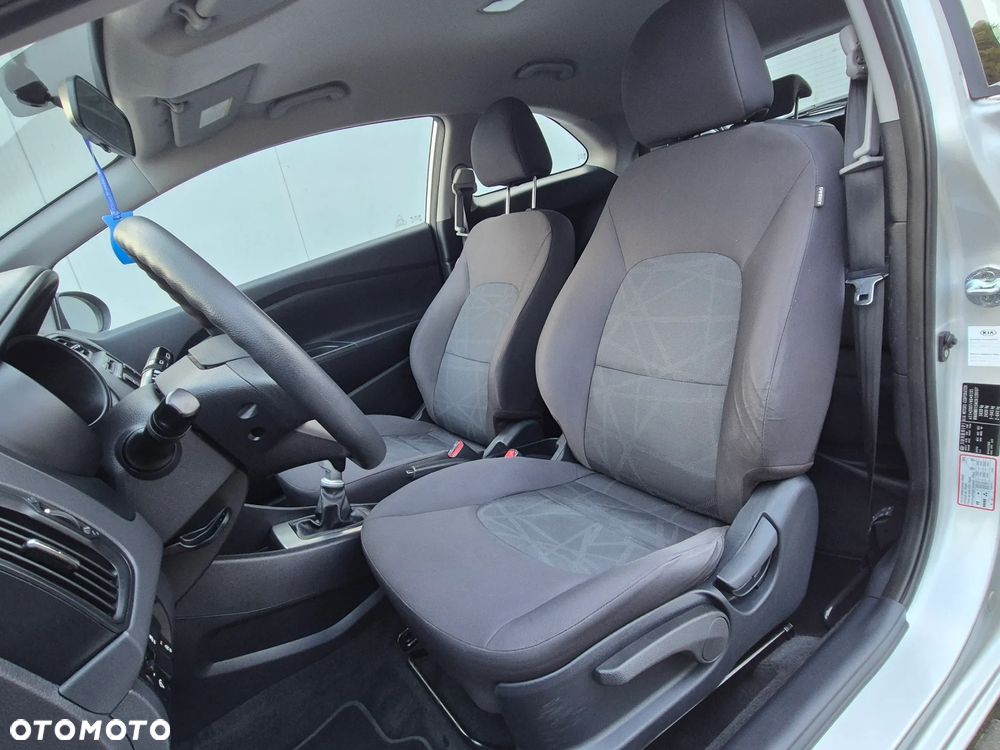 Kia Rio 1.1 CRDI Spirit - 24