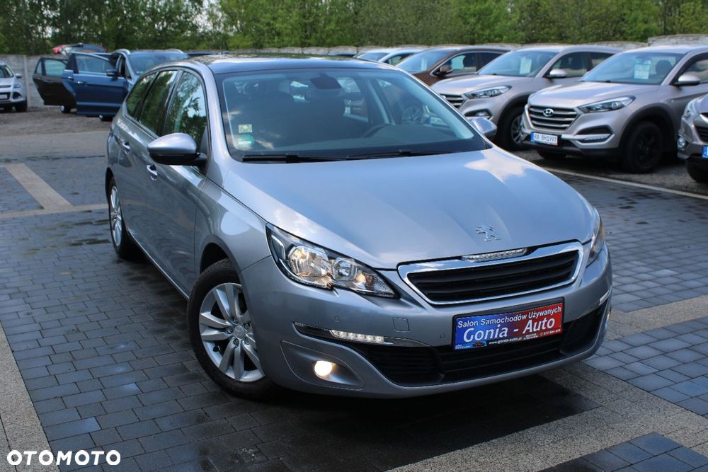 Peugeot 308 - 8