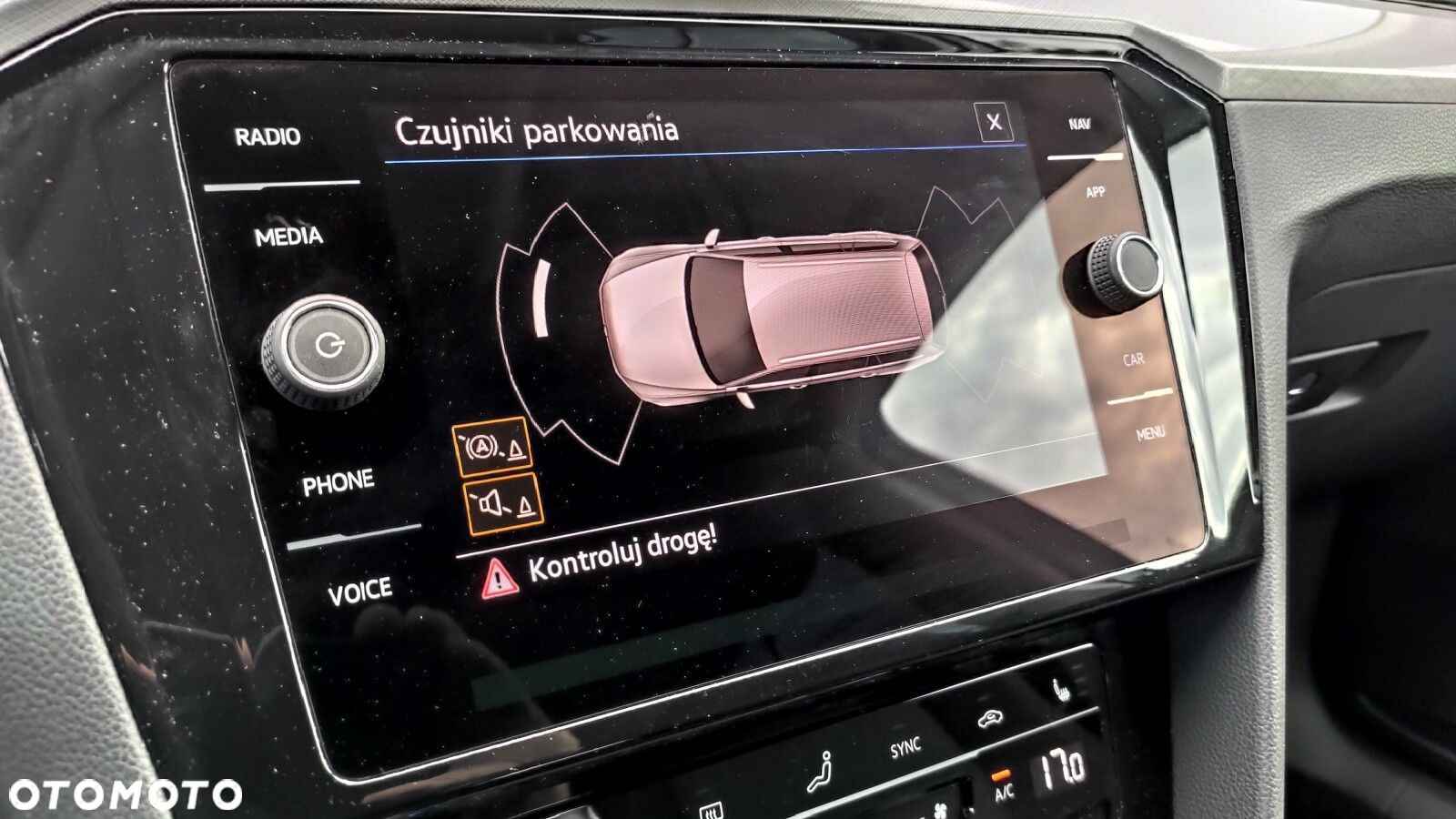 Volkswagen Passat - 24