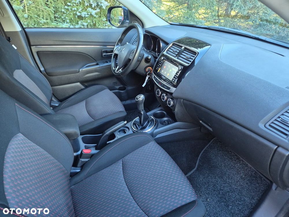 Mitsubishi ASX - 10