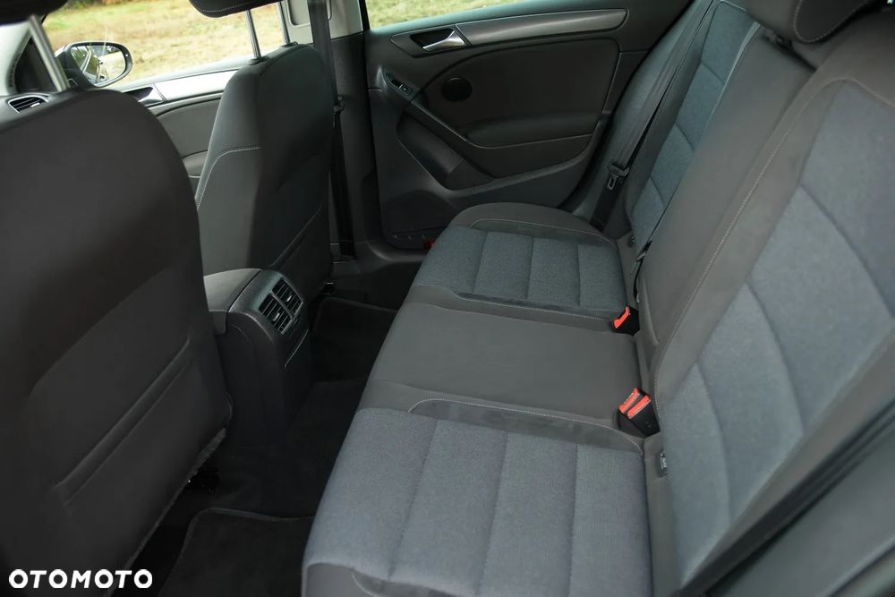 Volkswagen Golf 2.0 TDI DPF BlueMotion Technology Style - 23