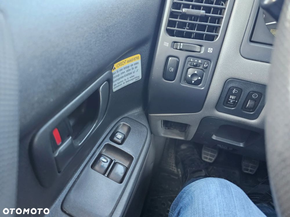 Mitsubishi Pajero - 22