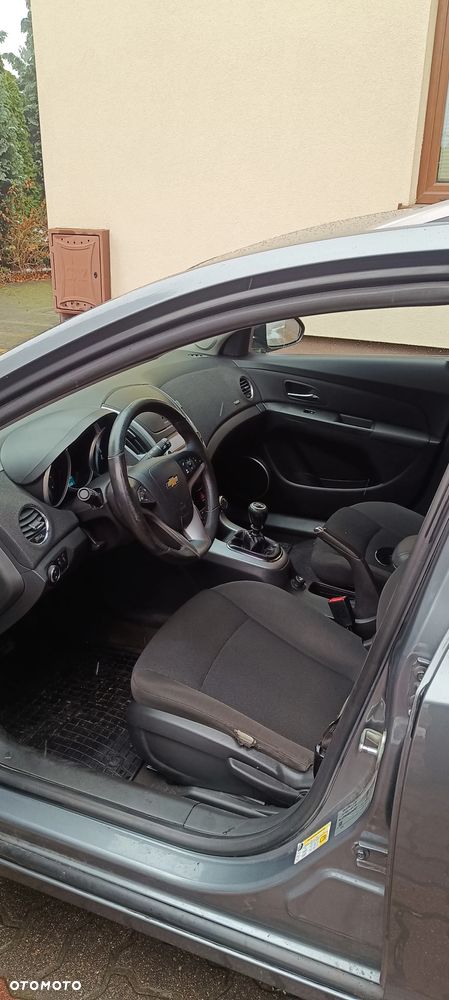 Chevrolet Cruze 1.6 LS+ - 7