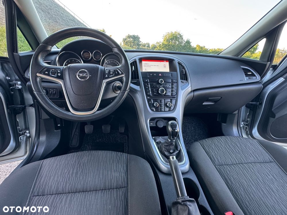 Opel Astra 1.4 Turbo 150 Jahre - 30