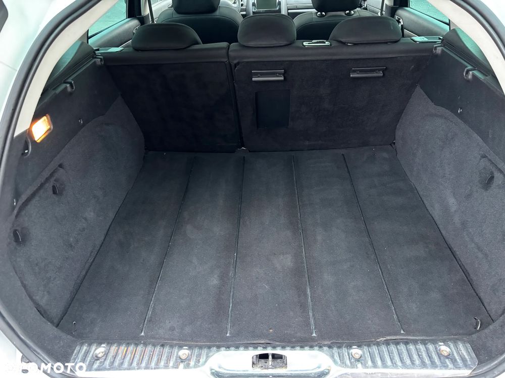 Peugeot 407 HDi 110 Blue Lion Sport - 8