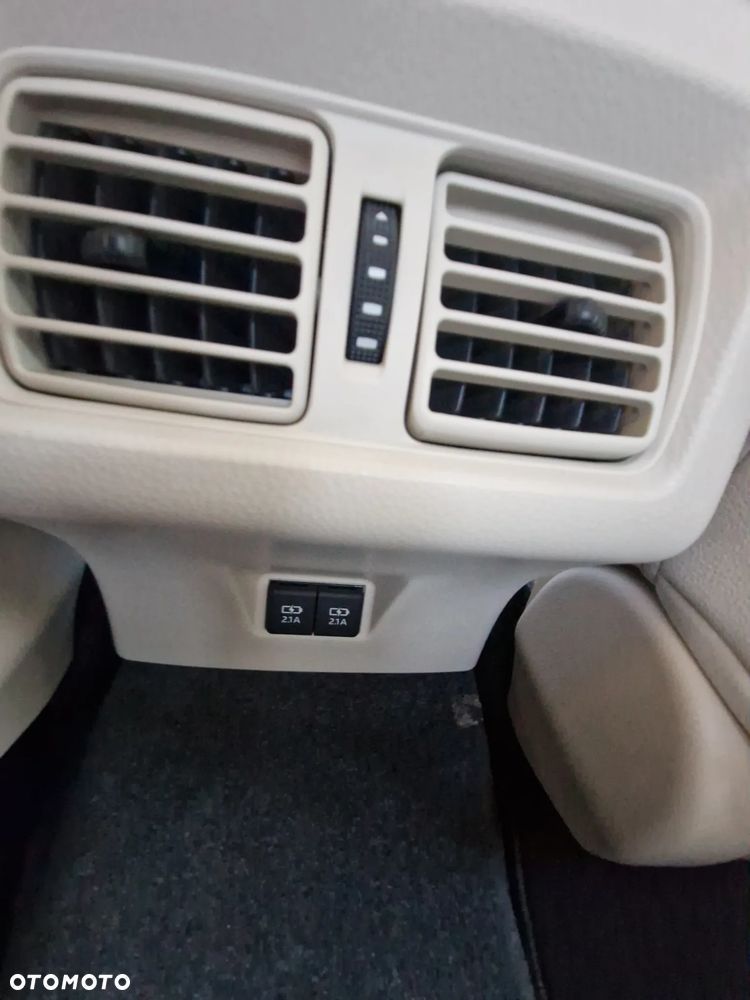 Toyota Camry - 26