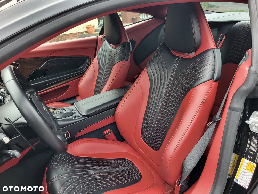 Aston Martin DB11 Launch Edition - 16