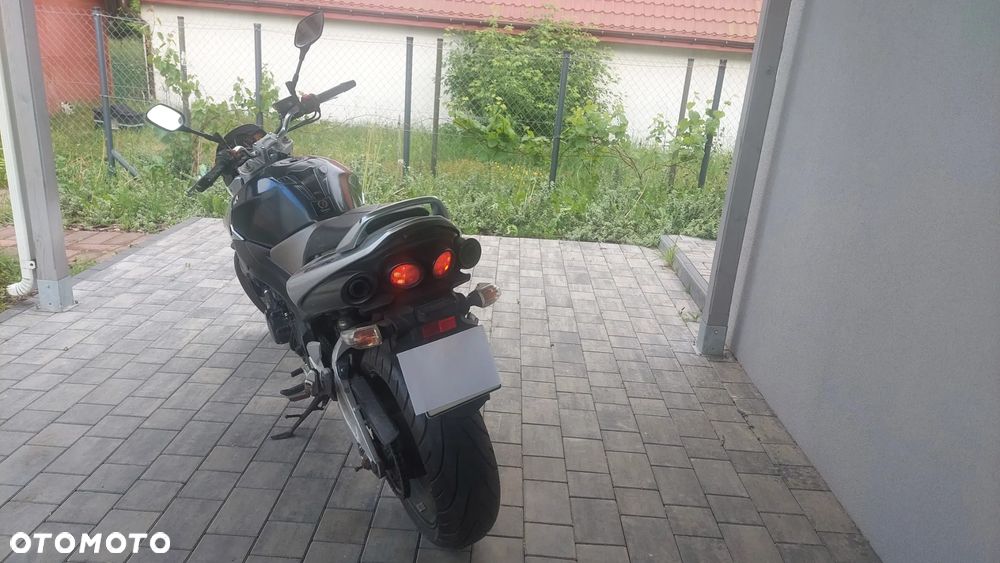 Suzuki GSR - 5