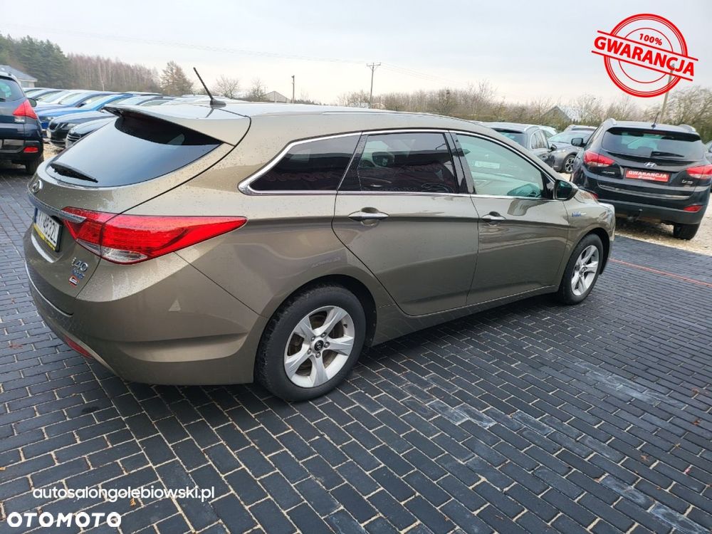 Hyundai i40 Kombi blue 1.6 Family+ - 13