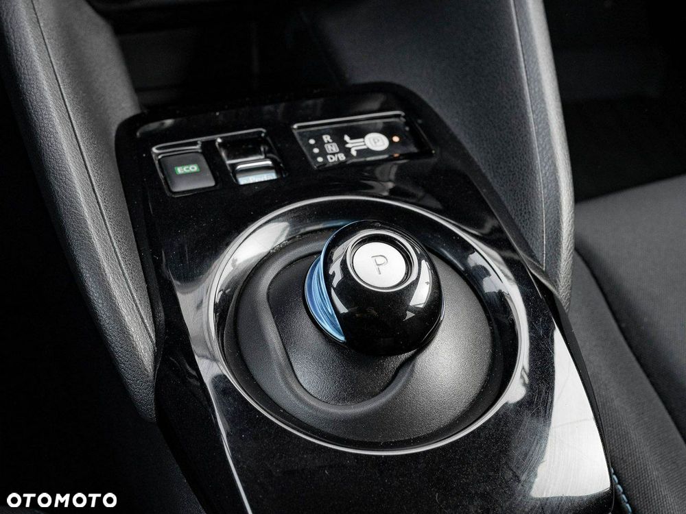 Nissan Leaf 40kWh N-Connecta - 19