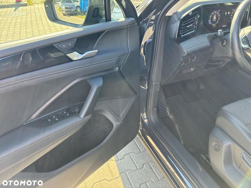 Volkswagen Tiguan - 11