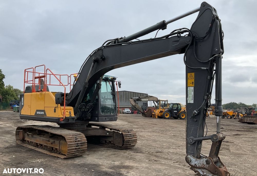 Volvo EC220EL Excavator - 4