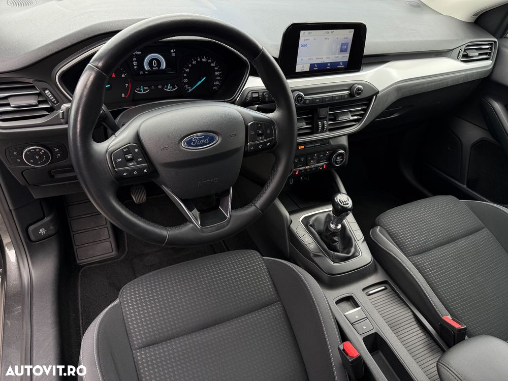 Ford Focus 1.0 EcoBoost Start-Stopp-System TITANIUM - 6