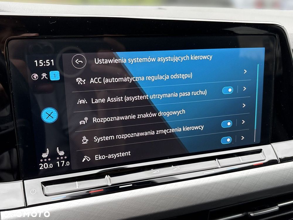 Volkswagen Golf 1.5 eTSI Life DSG - 25