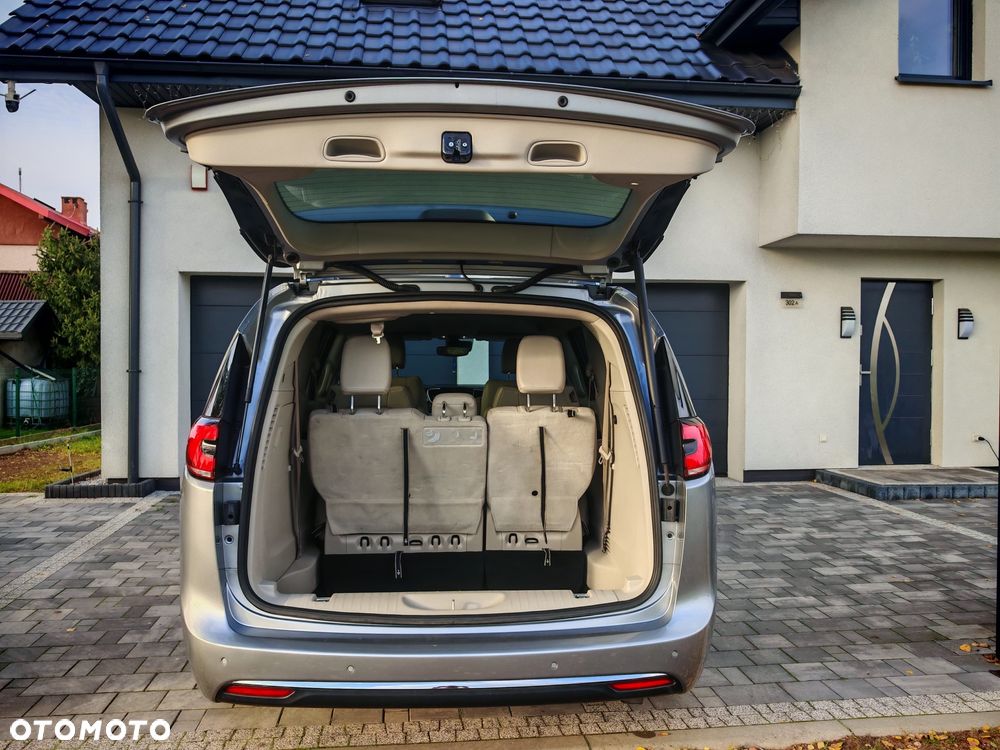 Chrysler Pacifica - 35