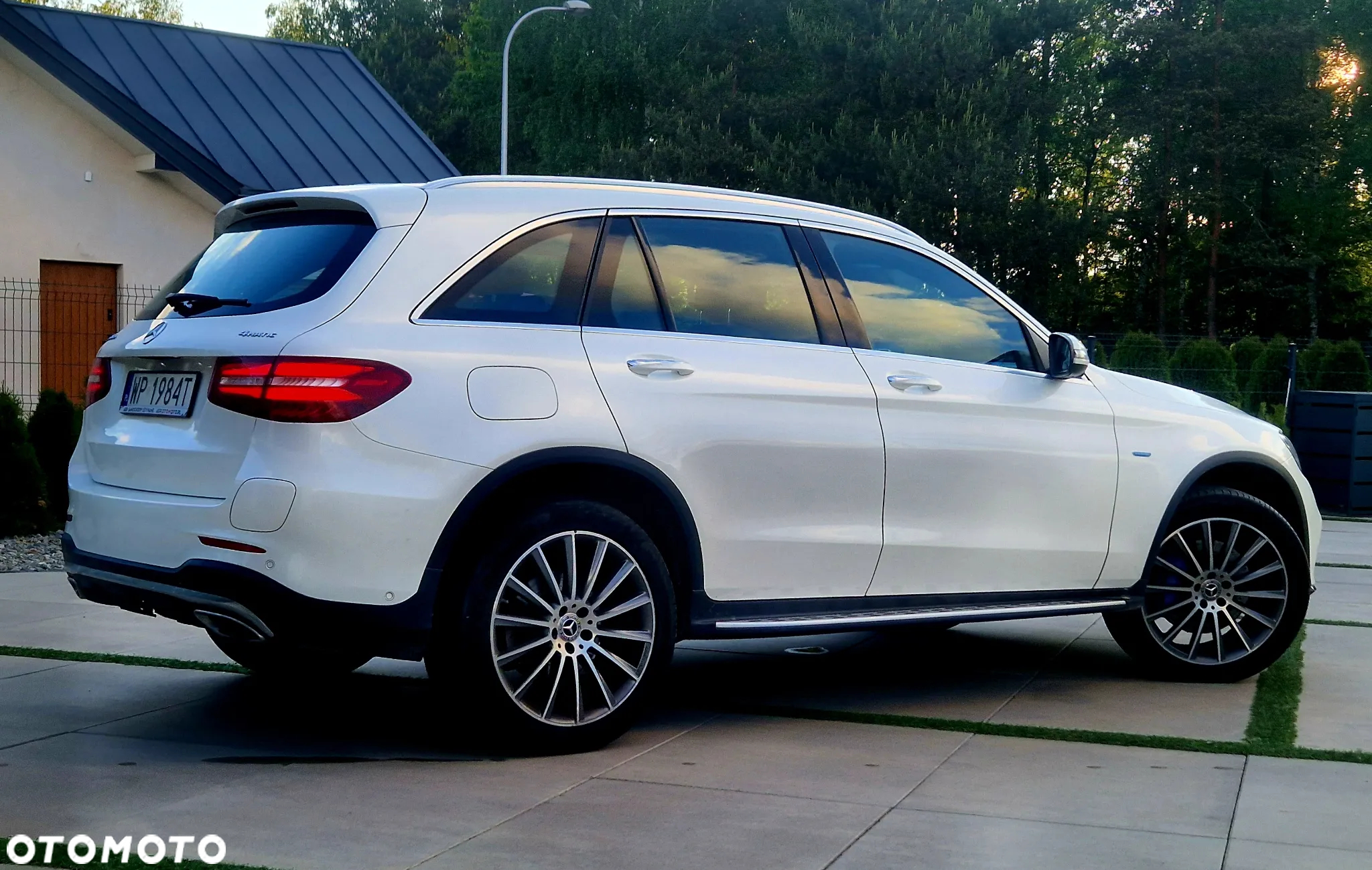 Mercedes-Benz GLC 350 e 4Matic 7G-TRONIC AMG Line - 2