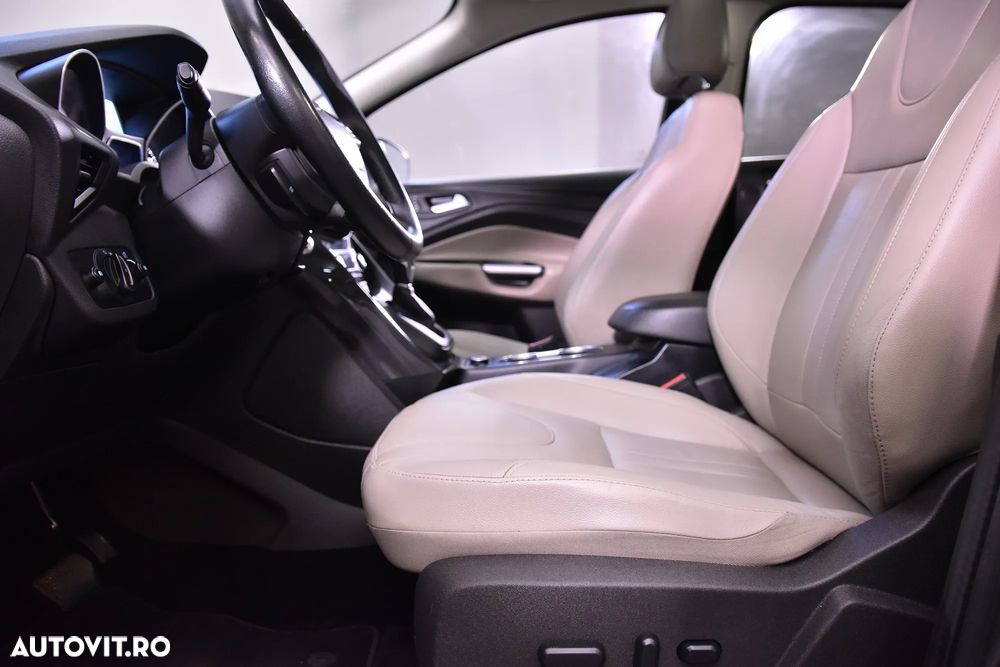 Ford Kuga - 24