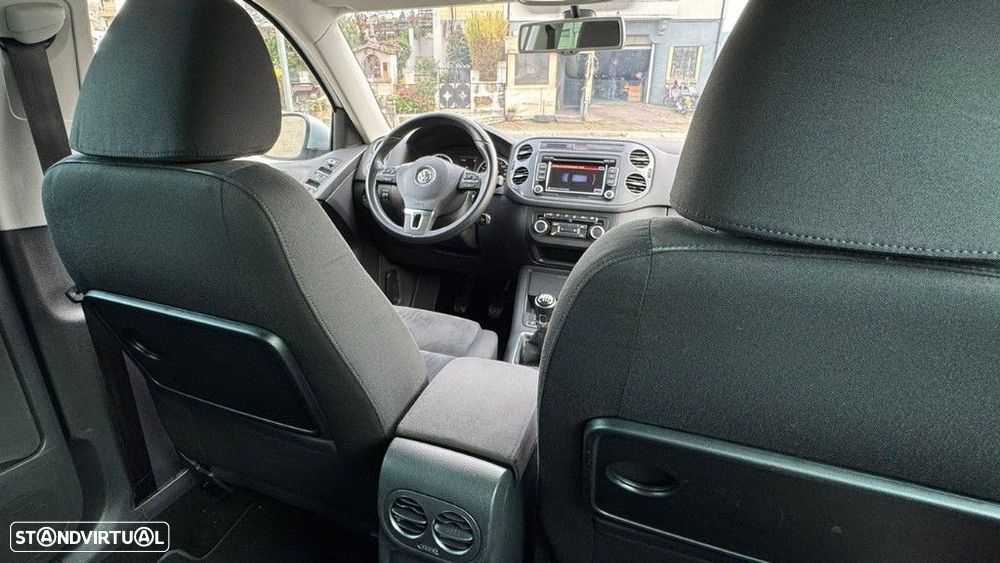 VW Tiguan 2.0 TDI Sport BlueMotion - 14