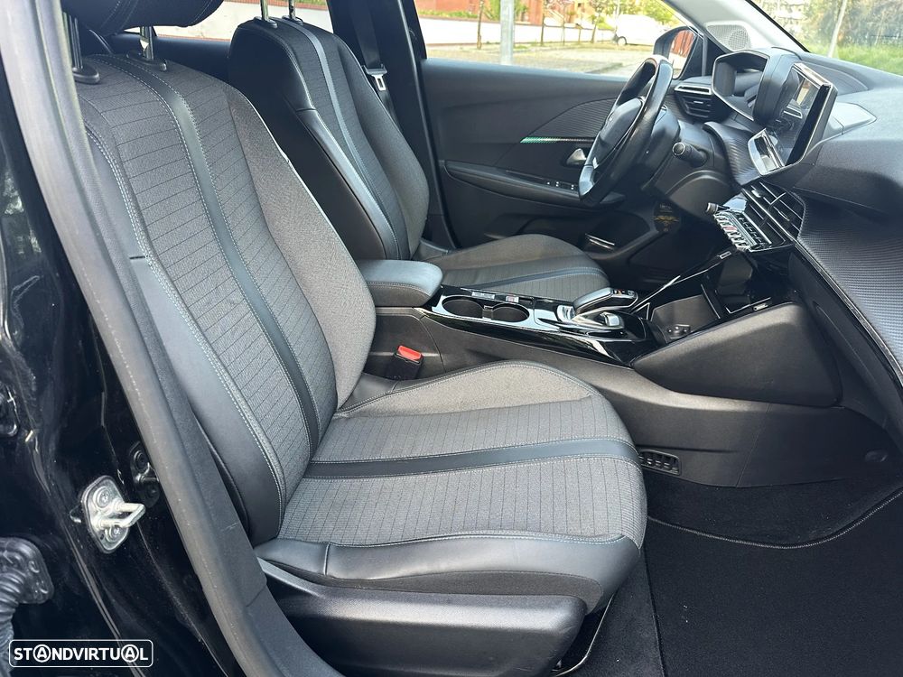 Peugeot e-208 Allure+ - 9