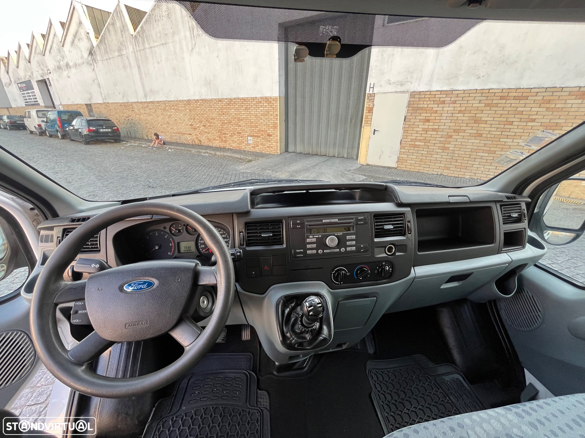 Ford TRANSIT/330L - 34